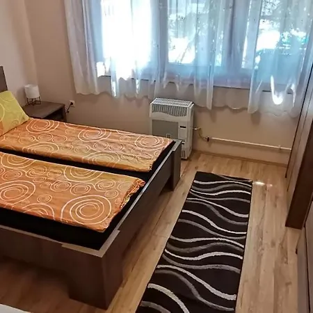 Apartment Szarkalab Apartman *