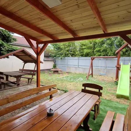Szarkaláb Apartament *